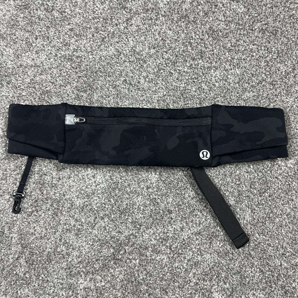 Lululemon Fast and Free Running Belt Pack Black Camo OS Unisex Waist Bag